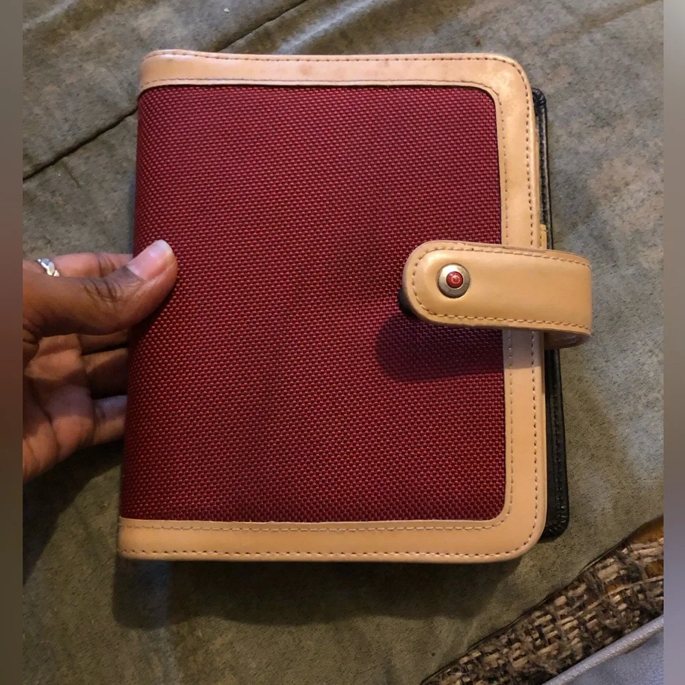 Franklin Covey Cream Leather Organizer with Pink Zip Accent
